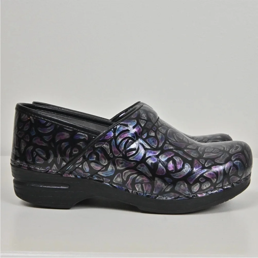 Dansko Professional XP 2.0 Night Rose Patent Leather clogs. - Picture 4 of 8